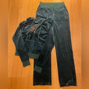 JUICY COUTURE TRACKSUIT SET - size small